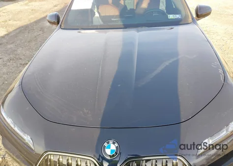 2024 BMW 740I xDrive z USA, uszkodzony, nr VIN WBA33EH01RCR10531